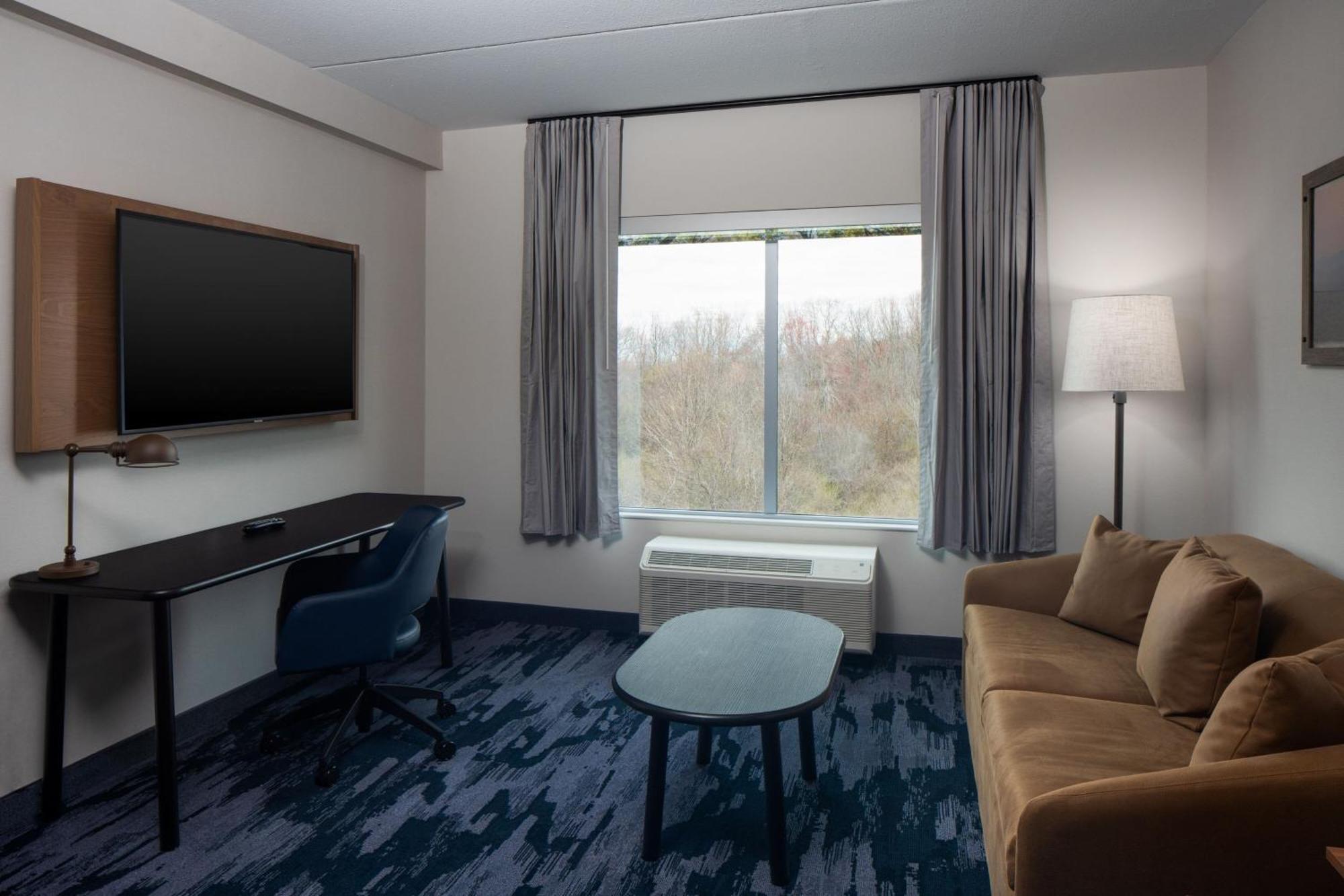 Fairfield By Marriott & 3*