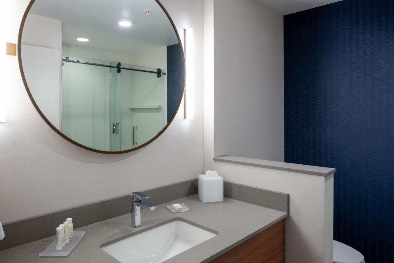 Fairfield By Marriott &